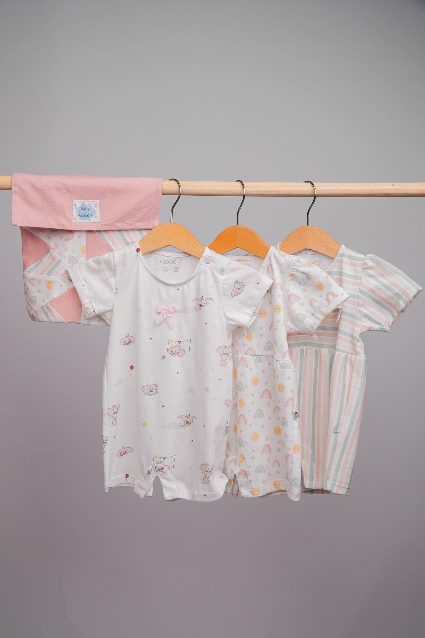 Pack de naissance 3 pièces + Pochette – motifs pastel fille