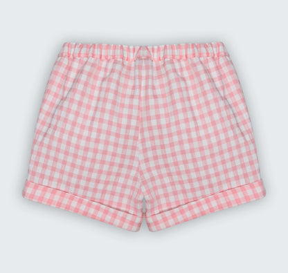 Short en vichy rose avec une broderie colombe