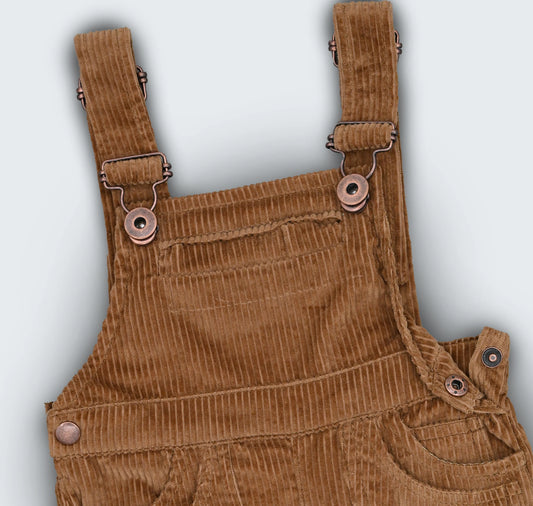 Salopette en sarga 100% coton avec boucles d’ajustement