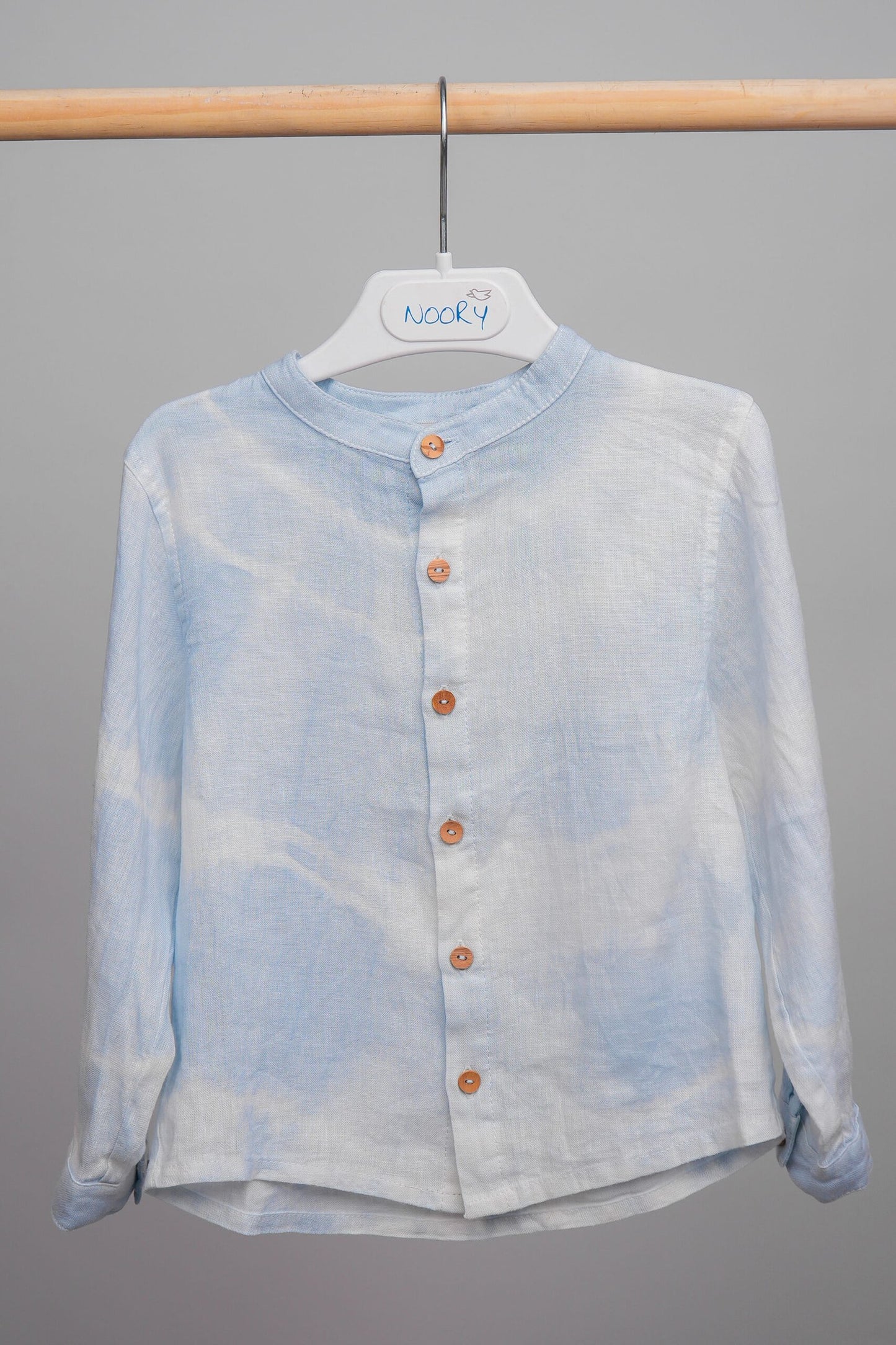 Chemise pour garçon avec son effet tie and dye bleu ciel