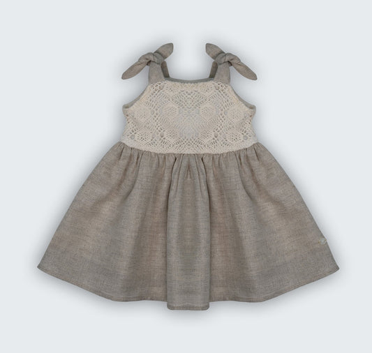 Robe à bretelles en macramé et lin naturel
