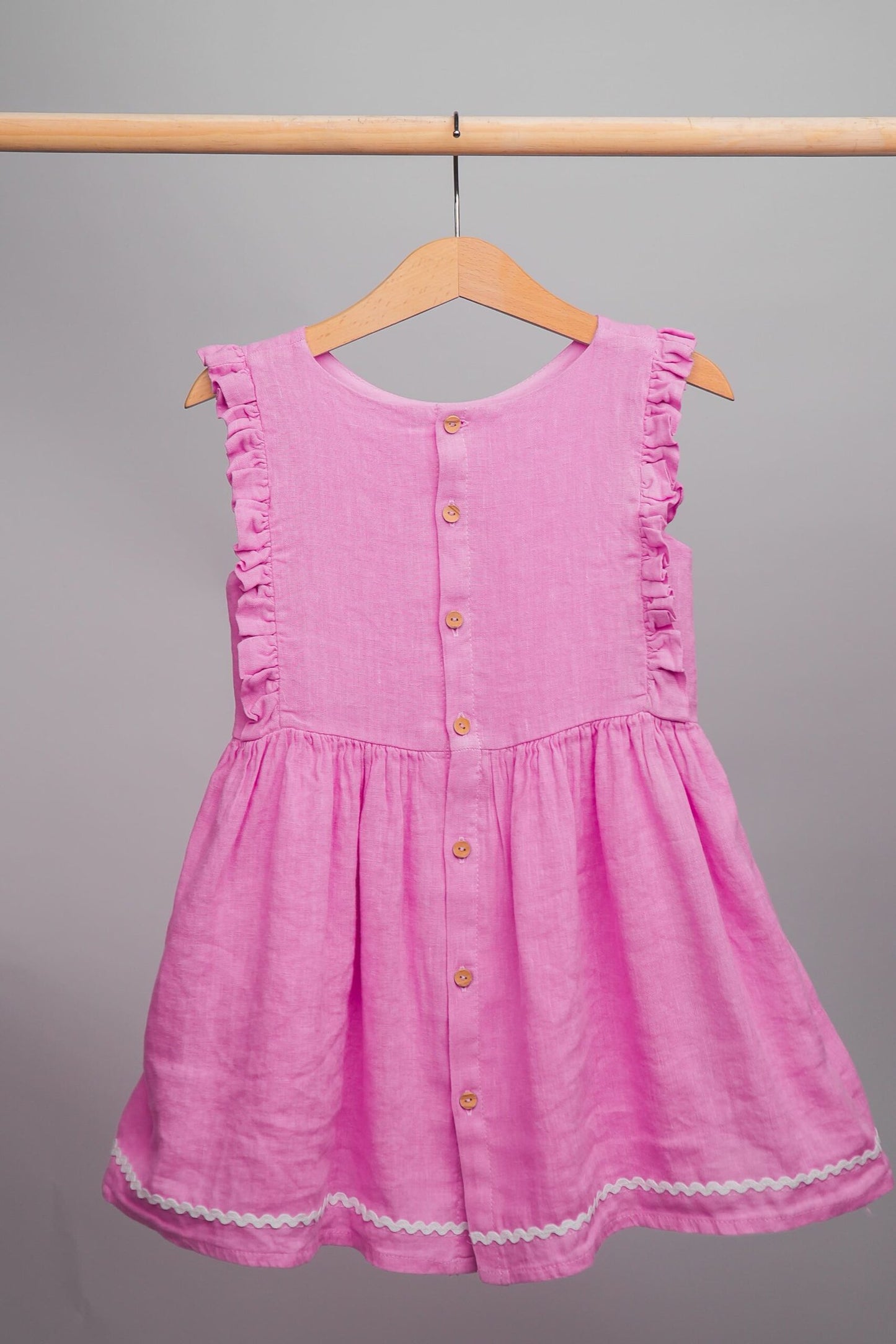 robe en lin rose sans manches