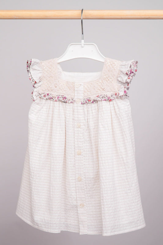 Robe beige pour bébé fille avec empiècement en macramé