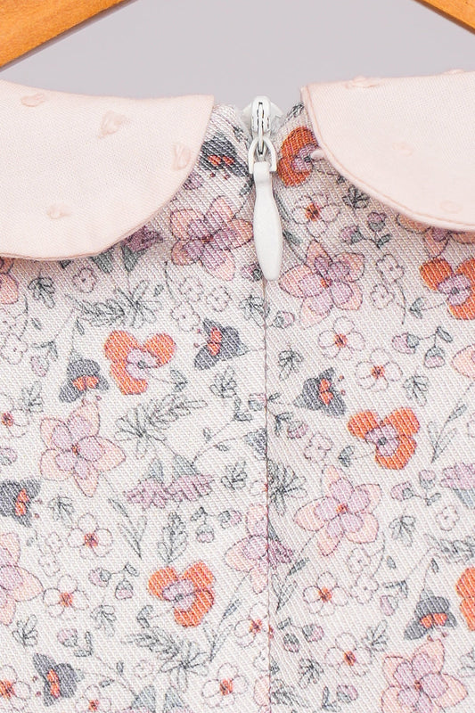 Robe bébé avec détails charmants